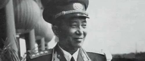 开国中校叛逃至台湾,公安部使反间计让蒋介石下令将其枪毙